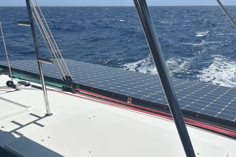 Habzie Yacht Photos Pics Sailing on a 2019 Lagoon 450 F Owner's Edition with solar panels, ocean view.