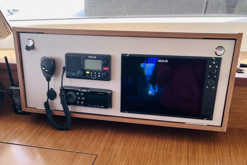 Habzie Yacht Photos Pics Control panel of 2019 Lagoon 450 F Owner's Edition with B&G navigation equipment.