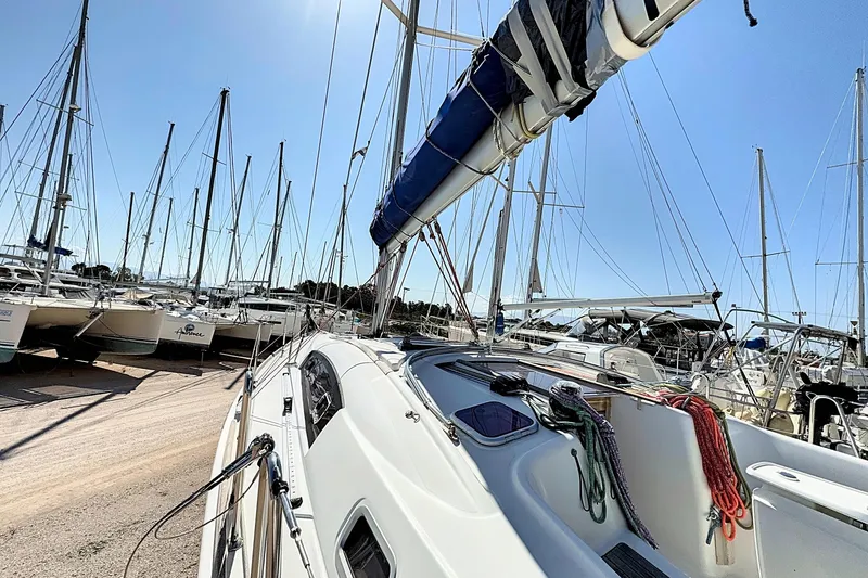  Yacht Photos Pics Beneteau Oceanis 40 2009