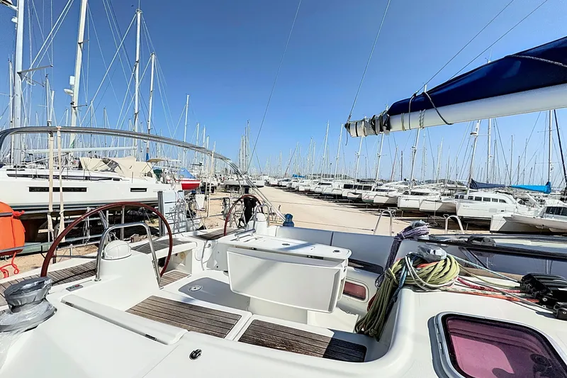  Yacht Photos Pics Beneteau Oceanis 40 2009