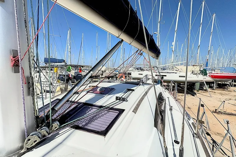  Yacht Photos Pics Beneteau Oceanis 40 2009