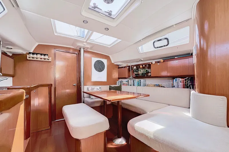  Yacht Photos Pics Beneteau Oceanis 40 2009