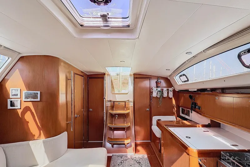  Yacht Photos Pics Beneteau Oceanis 40 2009