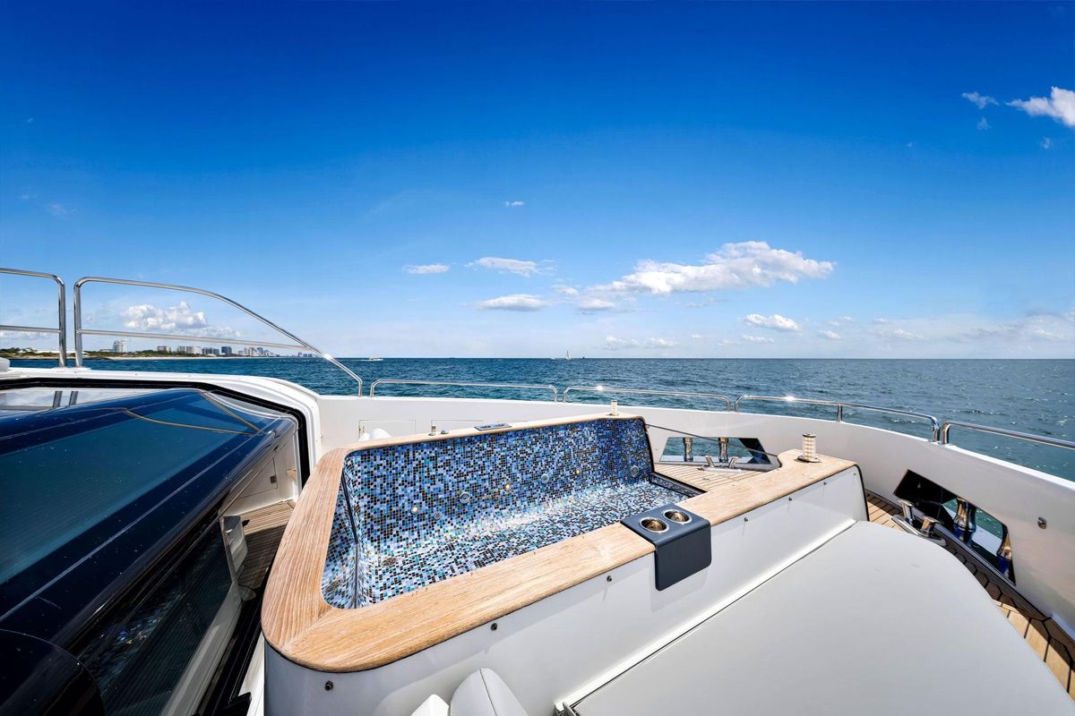 2021 Sirena 88 