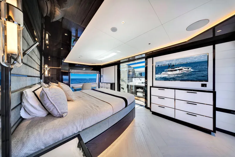  Yacht Photos Pics Luxurious Sirena 88 yacht bedroom interior, featuring modern design and ocean views, 2021 model.