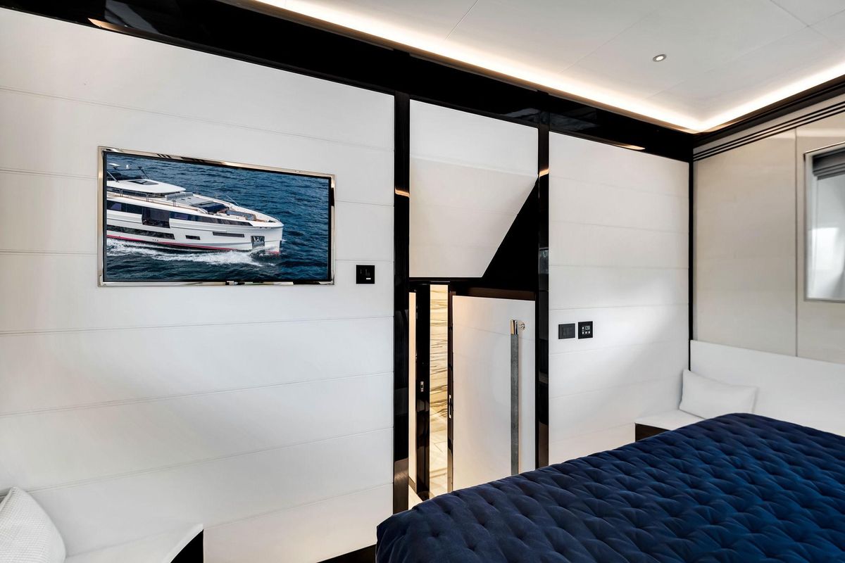 2021 Sirena 88 
