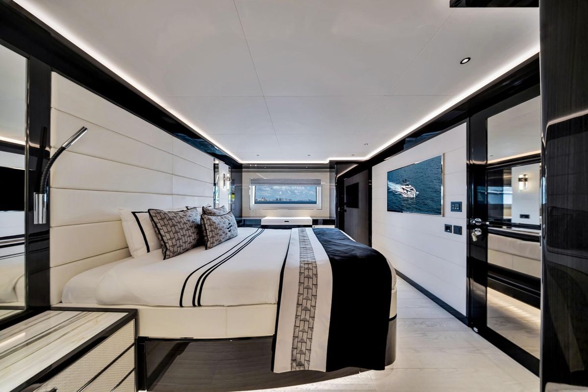 2021 Sirena 88 