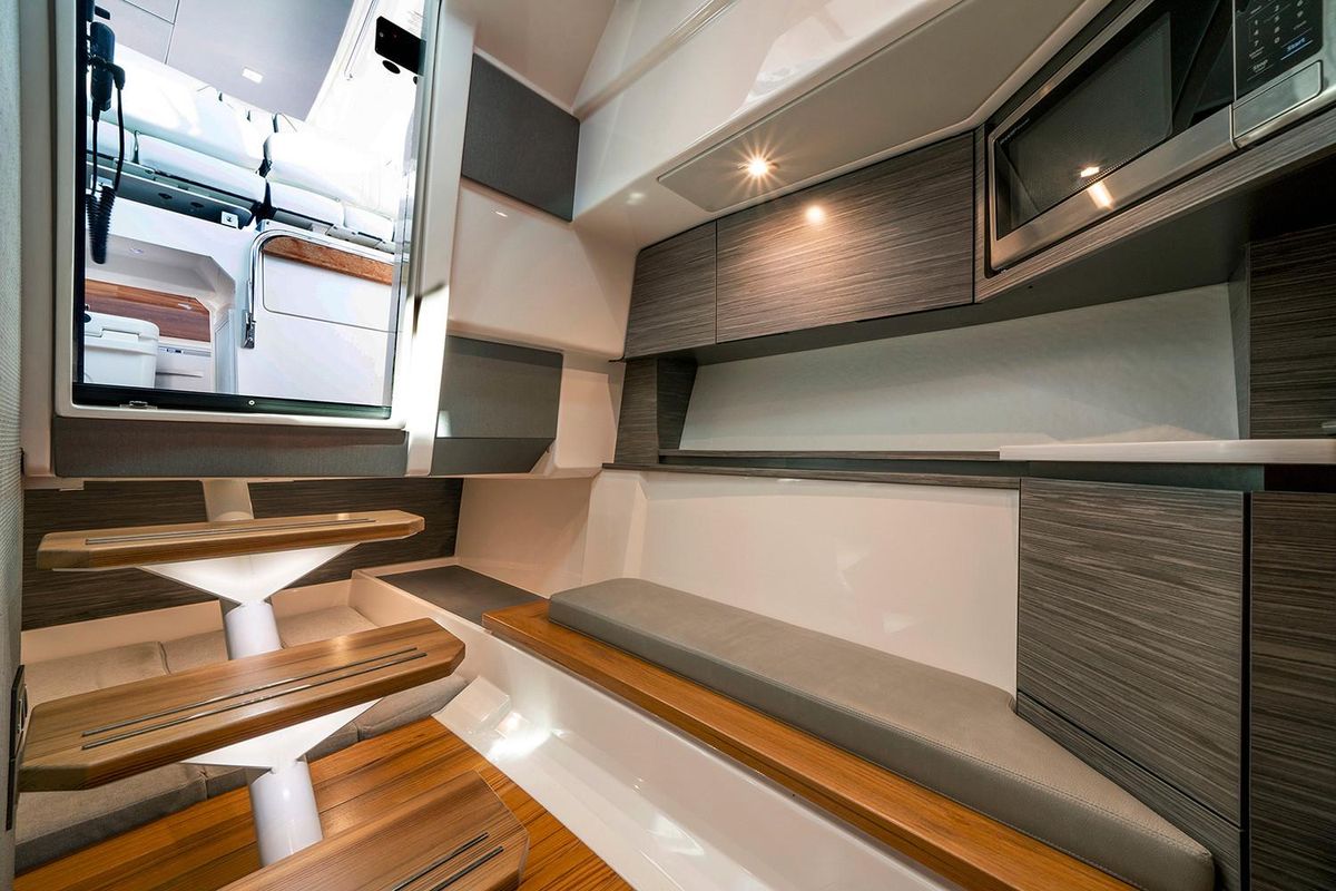 2021 Tiara Yachts 43 