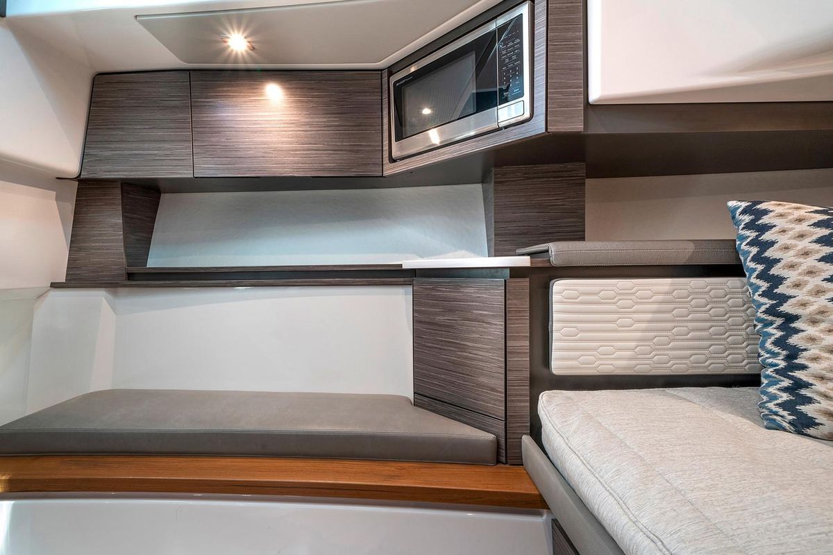 2021 Tiara Yachts 43 