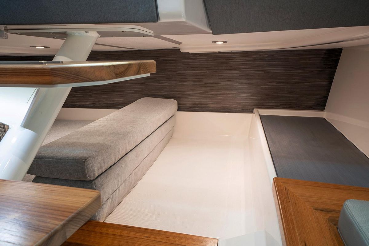 2021 Tiara Yachts 43 