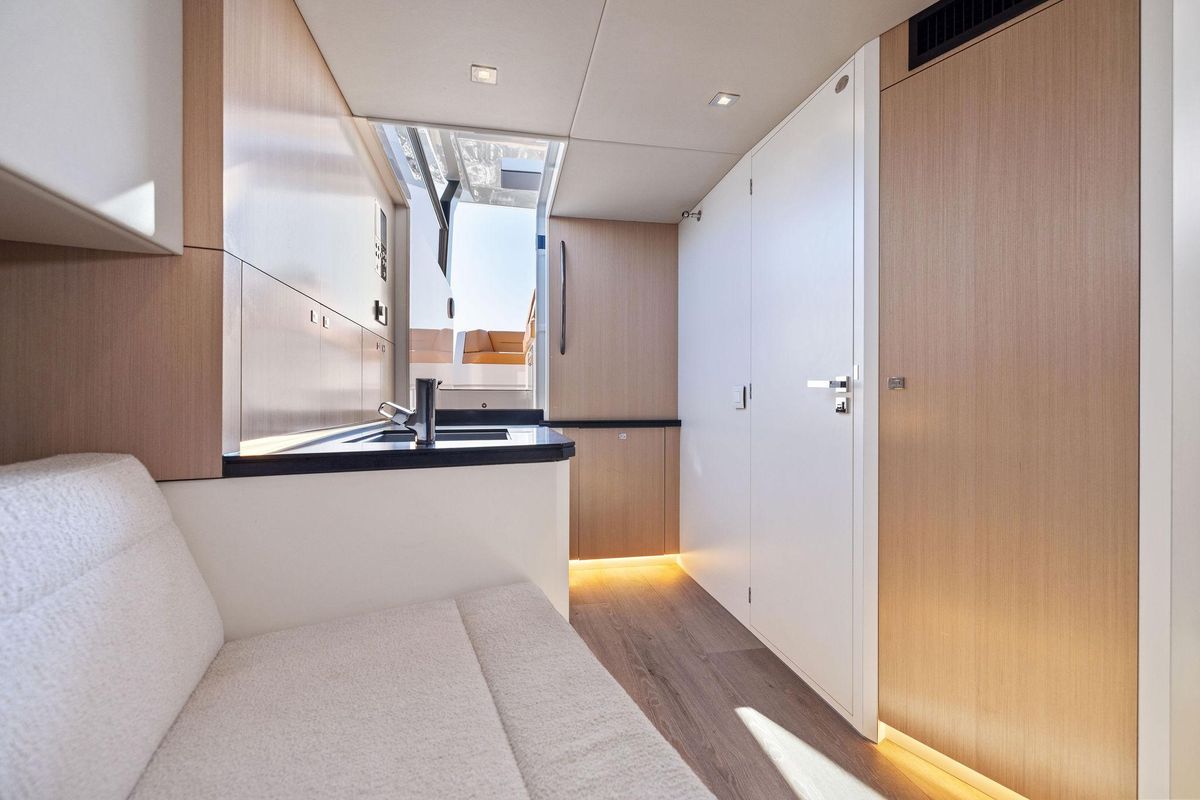 2021 Vanquish Yachts 45 