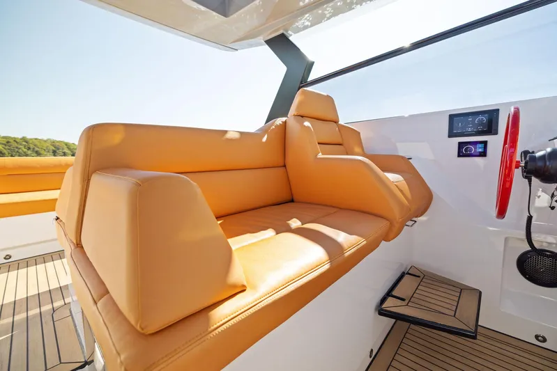 Katsea Yacht Photos Pics Helm