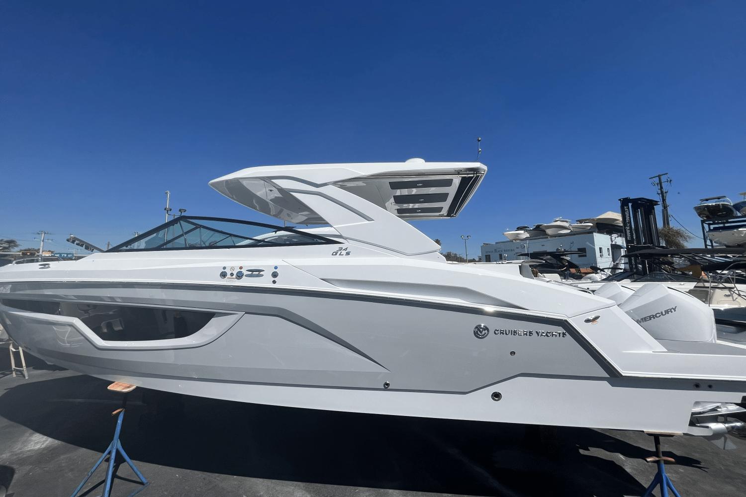 2023 Cruisers Yachts 34 GLS Outboard Bateaux non spécifiés à vendre ...