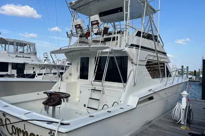 Hatteras 43 Convertible