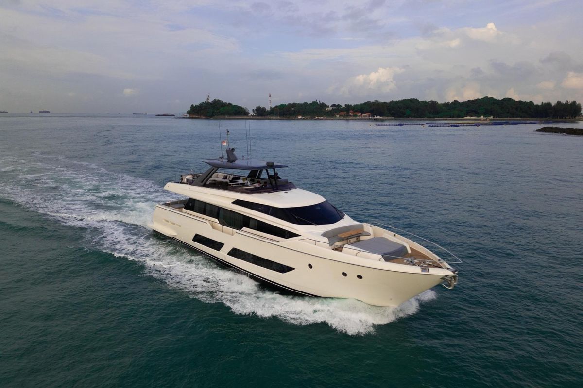 2018 Ferretti Yachts 85 