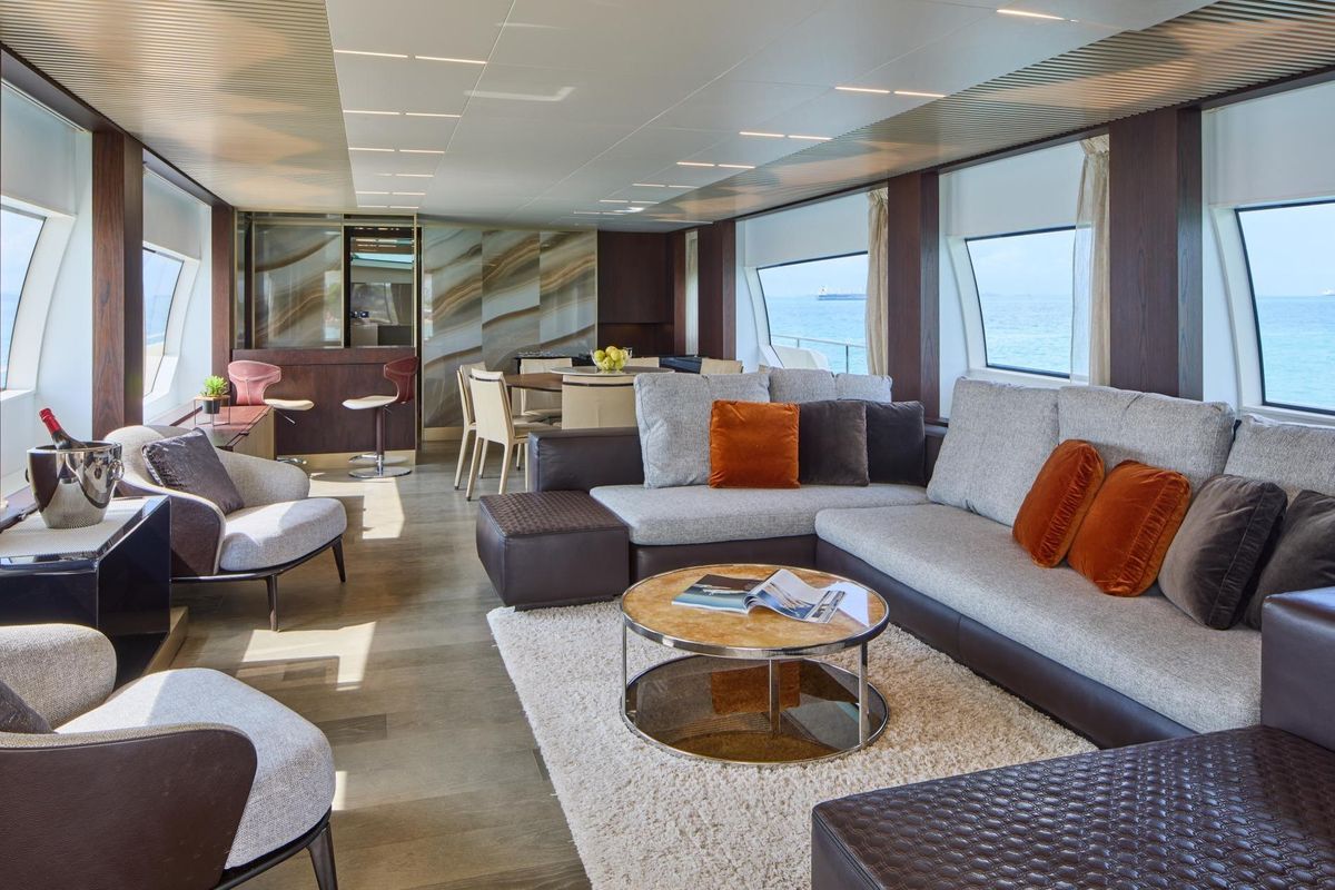 2018 Ferretti Yachts 85 