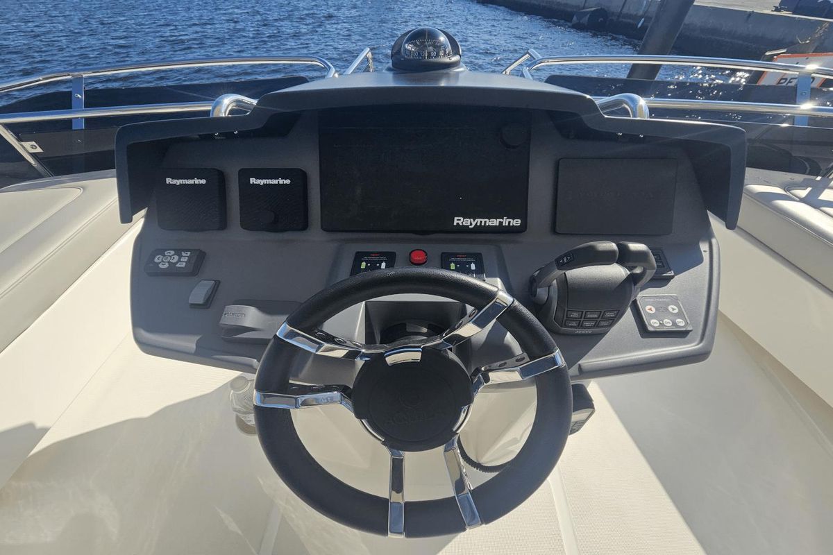 2023 Aquila 44 