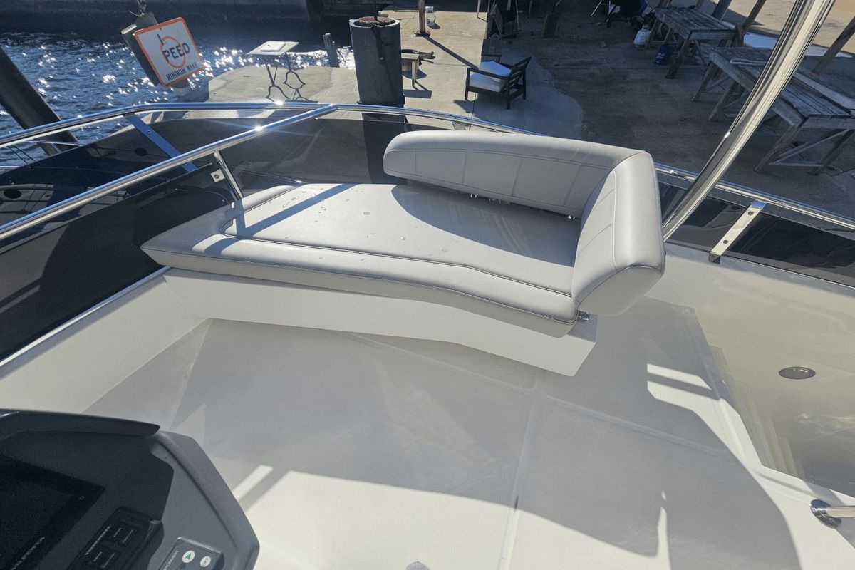 2023 Aquila 44 