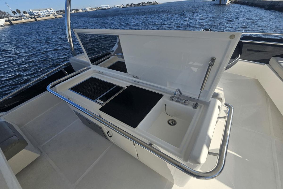 2023 Aquila 44 