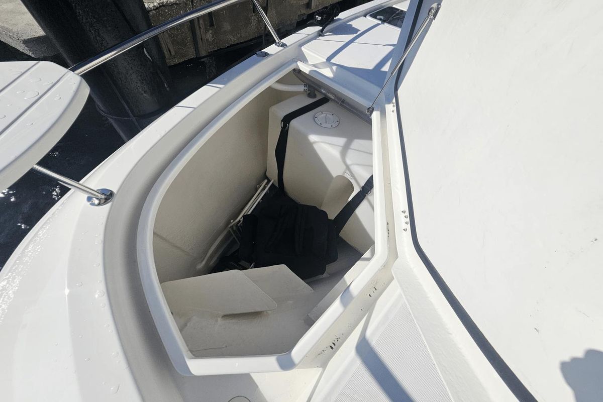 2023 Aquila 44 