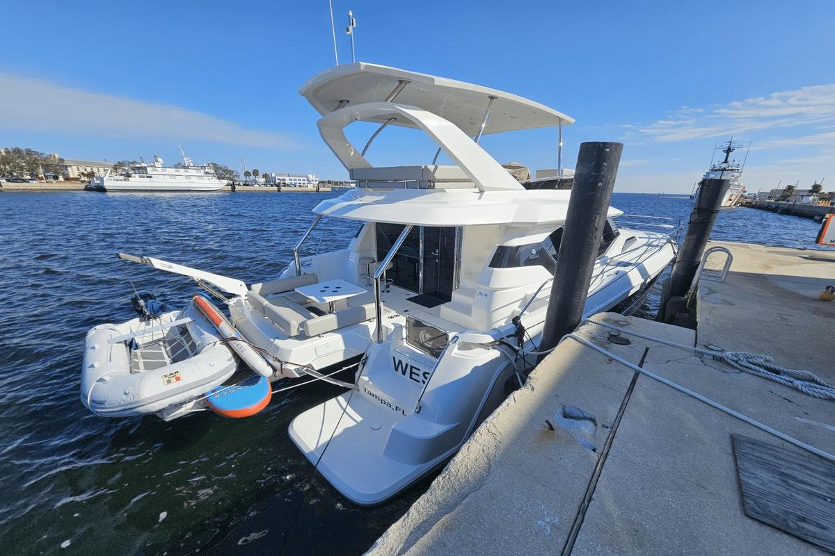 2023 Aquila 44 