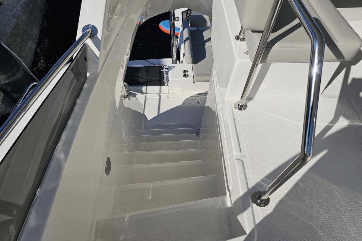 2023 Aquila 44 