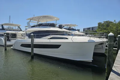 Aquila 44 Yacht