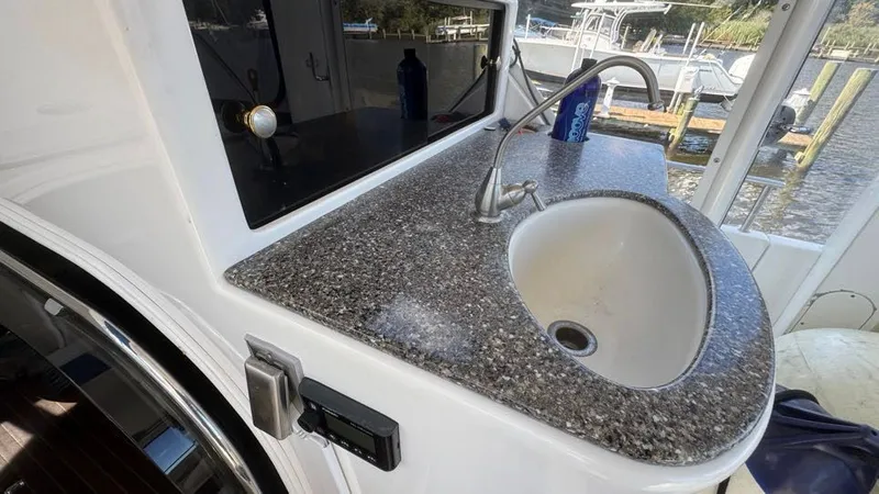 Jolly Roger Too Yacht Photos Pics 2004 Meridian 459 Refreshment Station