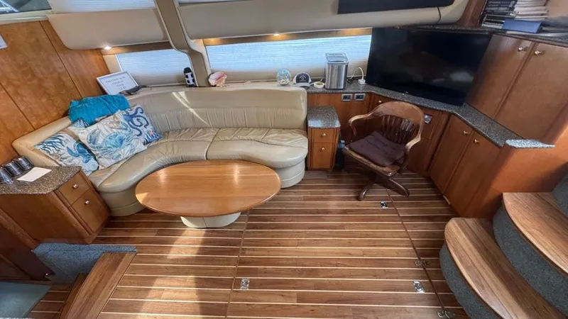 Jolly Roger Too Yacht Photos Pics 2004 Meridian 459 Salon looking starboard