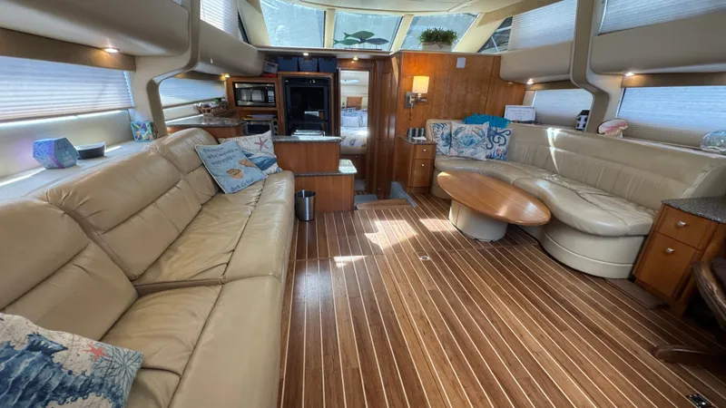 Jolly Roger Too Yacht Photos Pics 2004 Meridian 459 Salon looking forward