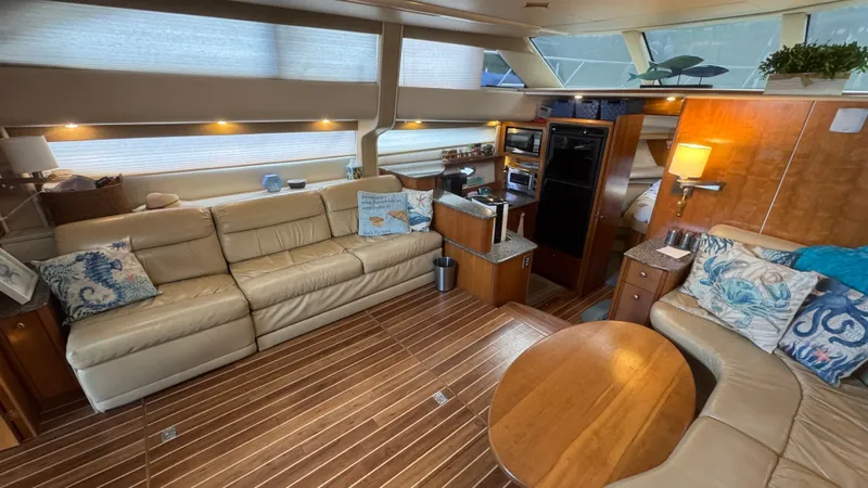 Jolly Roger Too Yacht Photos Pics 2004 Meridian 459 Salon looking port