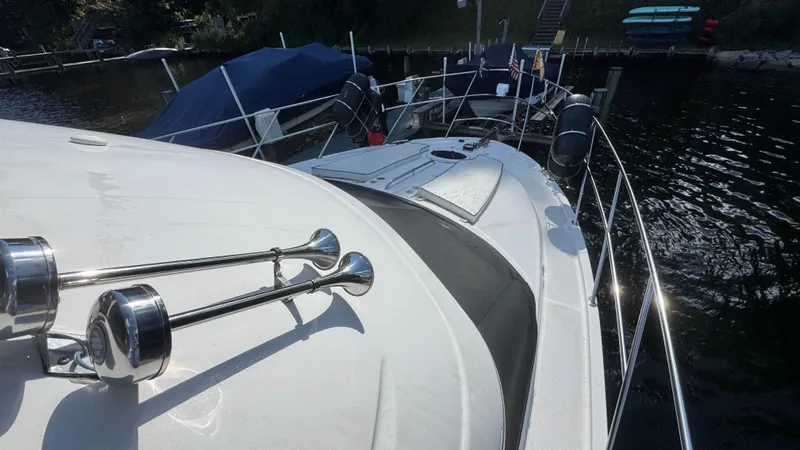 Jolly Roger Too Yacht Photos Pics 2004 Meridian 459 Bow