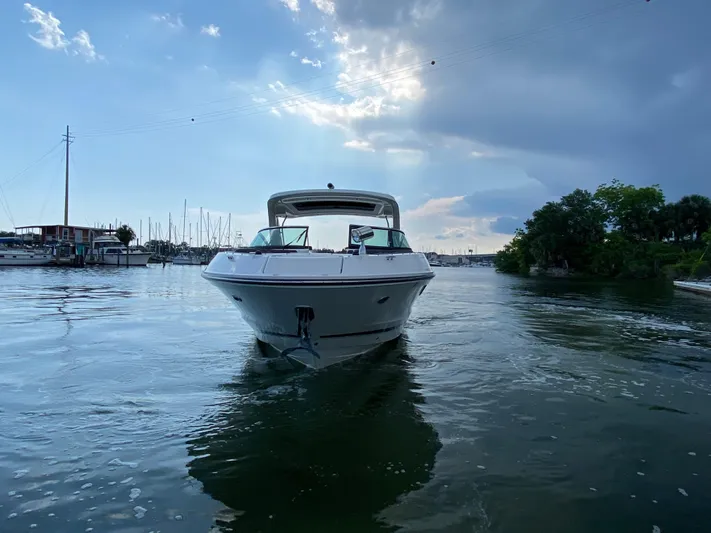  Yacht Photos Pics 2016-Sea-Ray-350-SLX-MarineMax-Pensacola