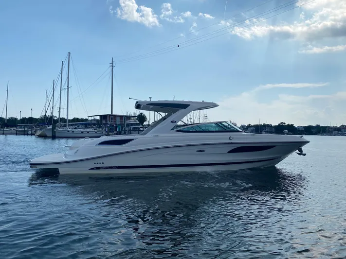  Yacht Photos Pics 2016-Sea-Ray-350-SLX-MarineMax-Pensacola