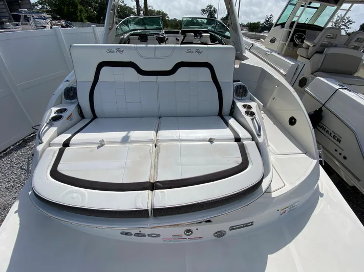  Yacht Photos Pics 2016-Sea-Ray-350-SLX-MarineMax-Pensacola