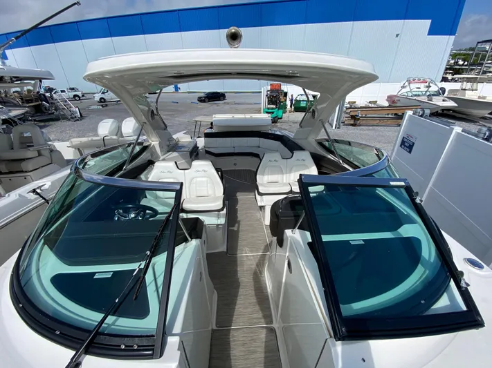  Yacht Photos Pics 2016-Sea-Ray-350-SLX-MarineMax-Pensacola