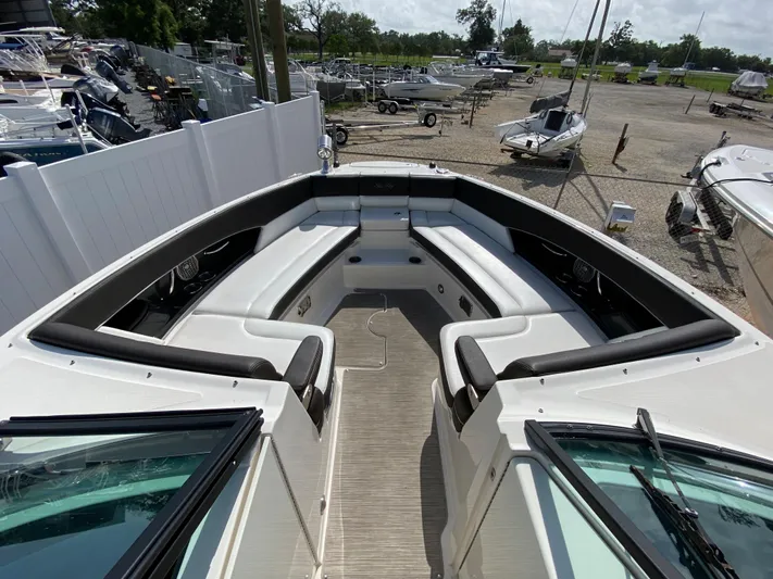  Yacht Photos Pics 2016-Sea-Ray-350-SLX-MarineMax-Pensacola