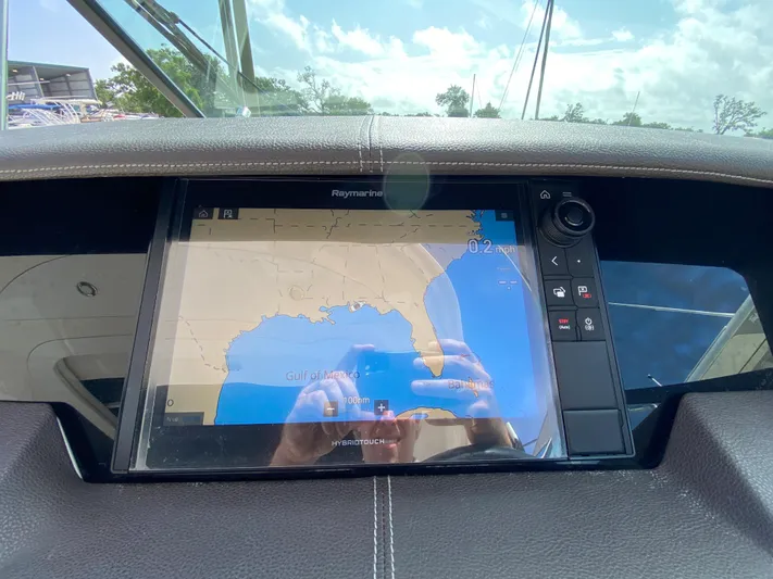  Yacht Photos Pics 2016-Sea-Ray-350-SLX-MarineMax-Pensacola