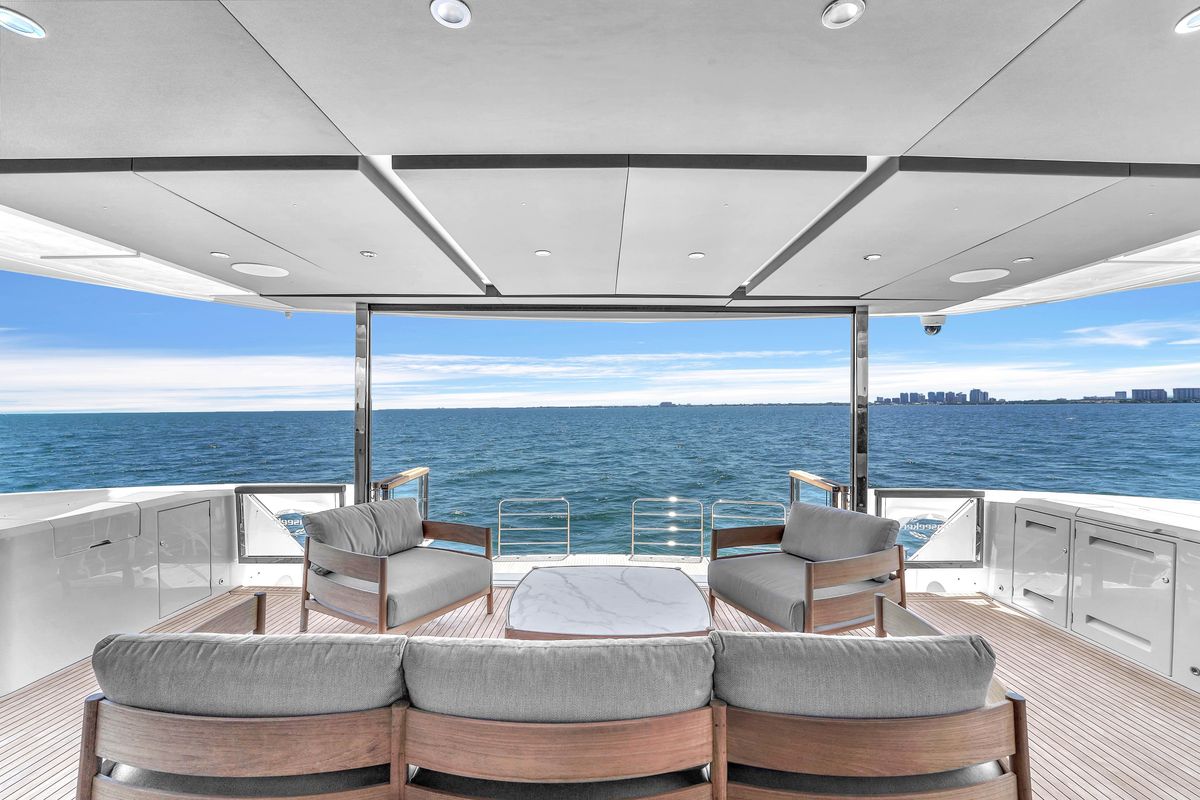 2024 Sunseeker 88 