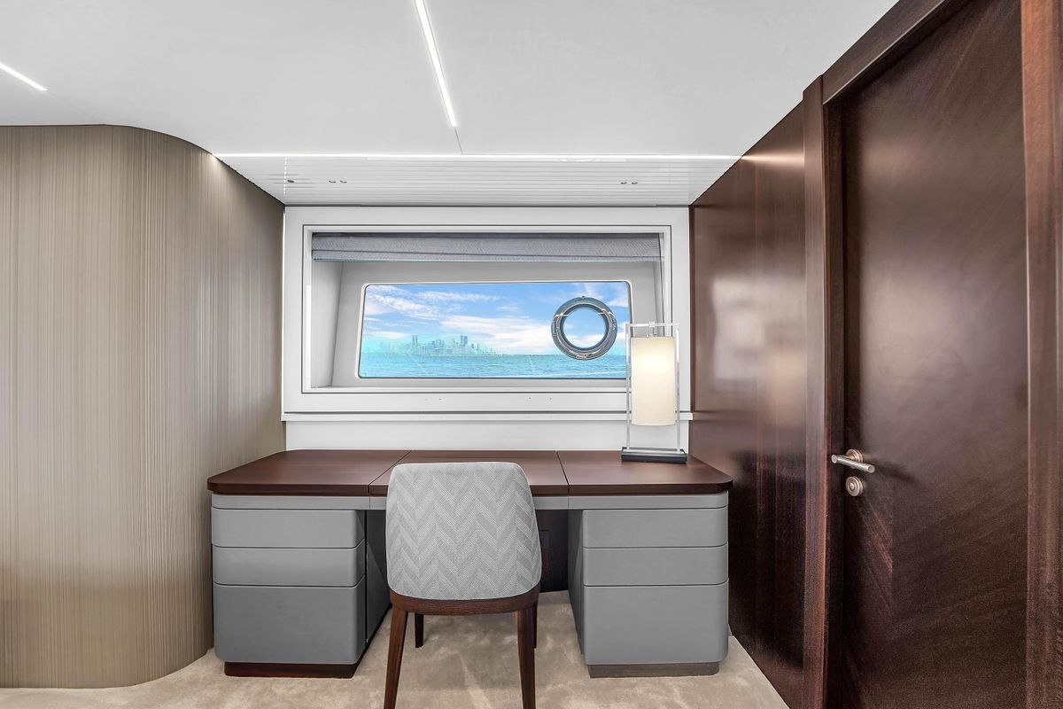2024 Sunseeker 88 