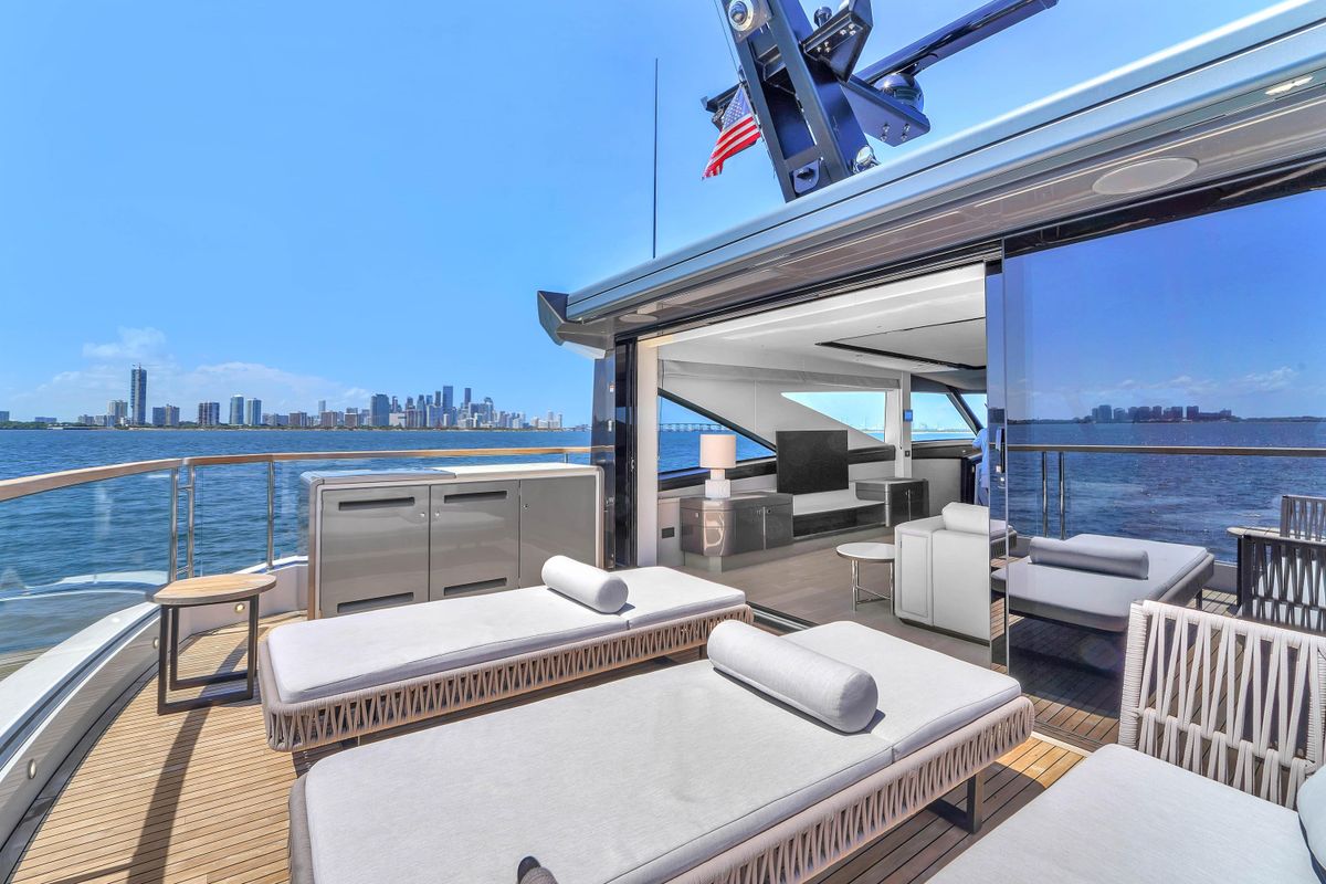 2024 Sunseeker 88 