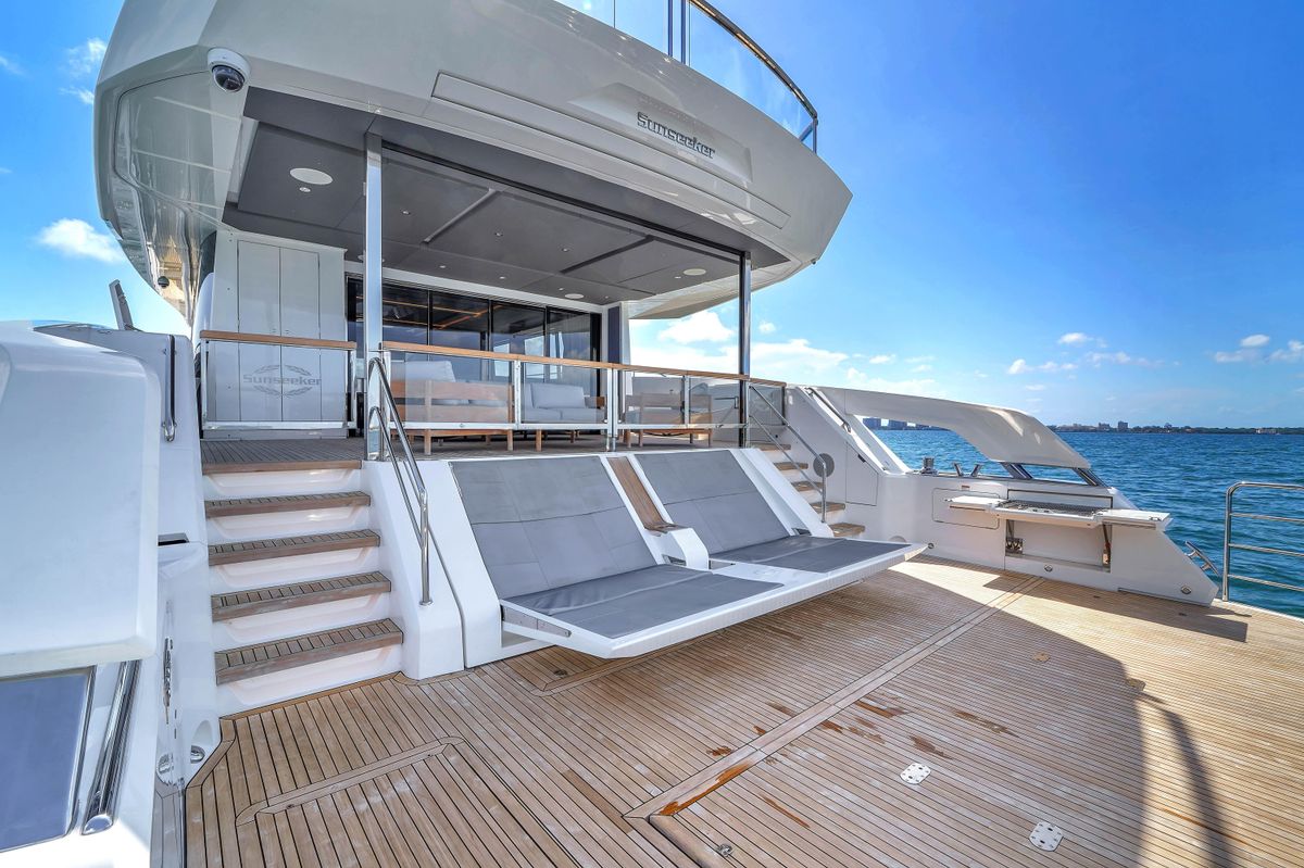 2024 Sunseeker 88 