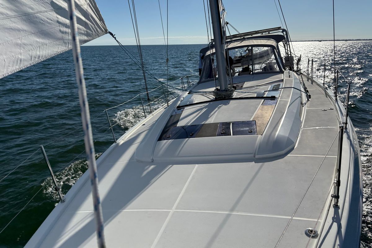 2020 Beneteau 52 