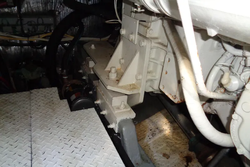 Snri Yacht Photos Pics Engine compartment of 1991 Sea Ray 480 Sundancer with visible components and wiring.