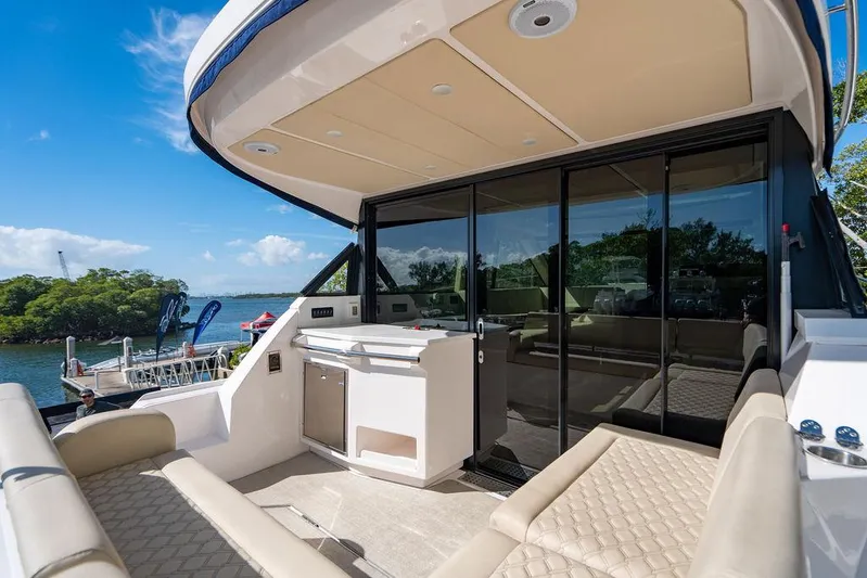 2021 Regal 38 Xo Yacht Photos Pics 