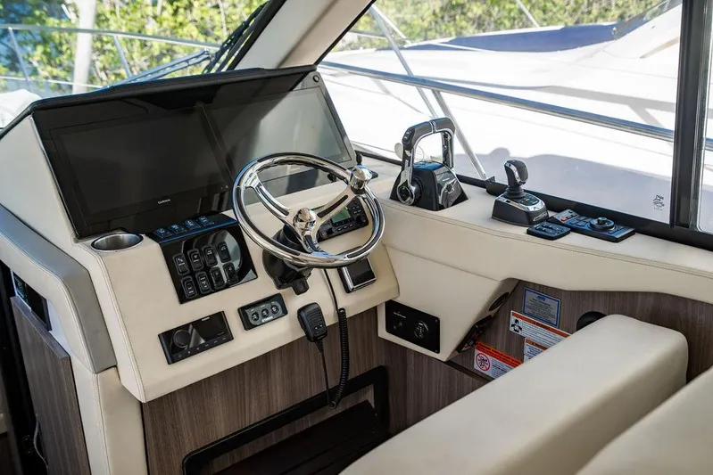 2021 Regal 38 Xo Yacht Photos Pics 