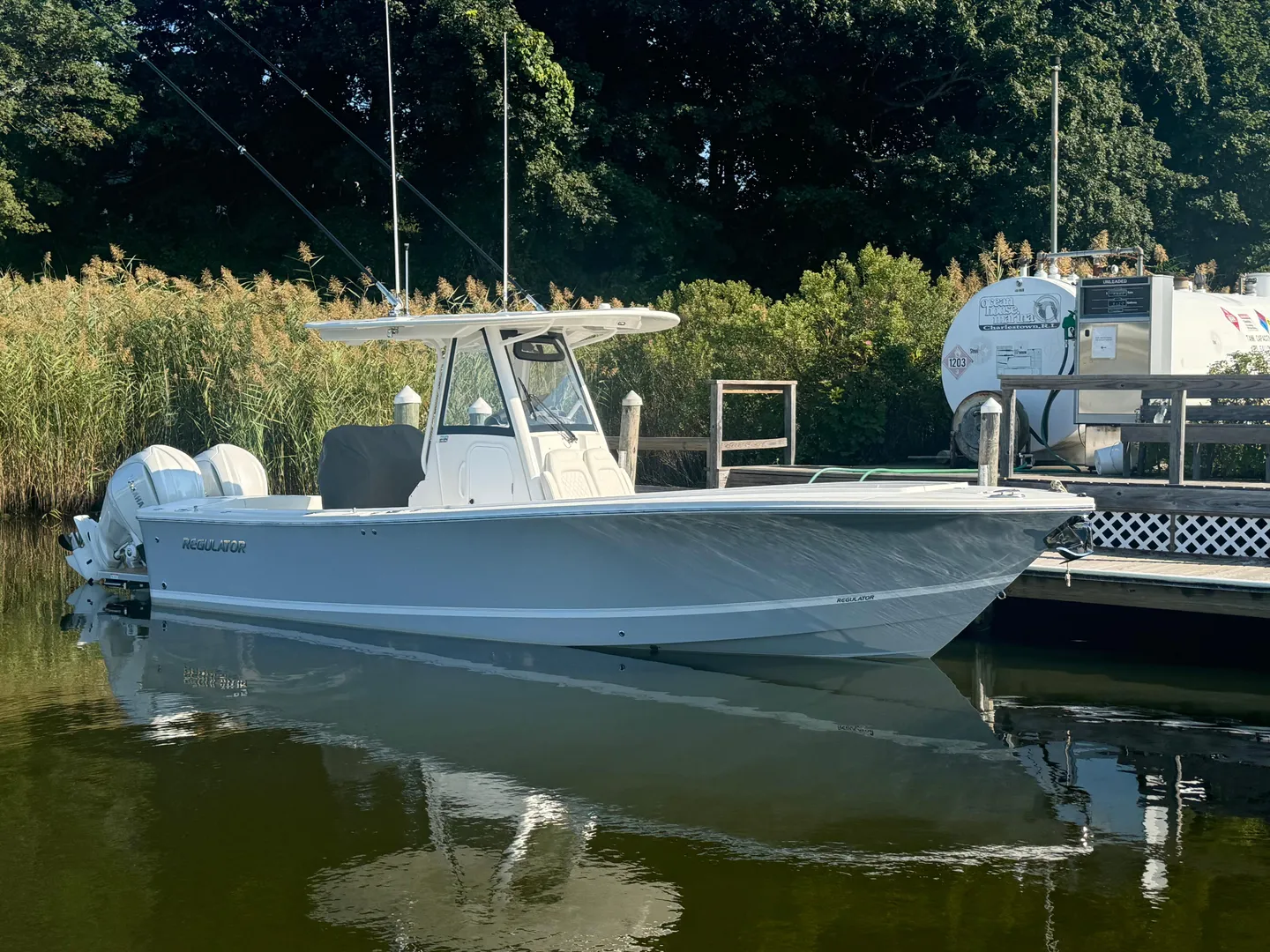 2025 Regulator 28 Photo