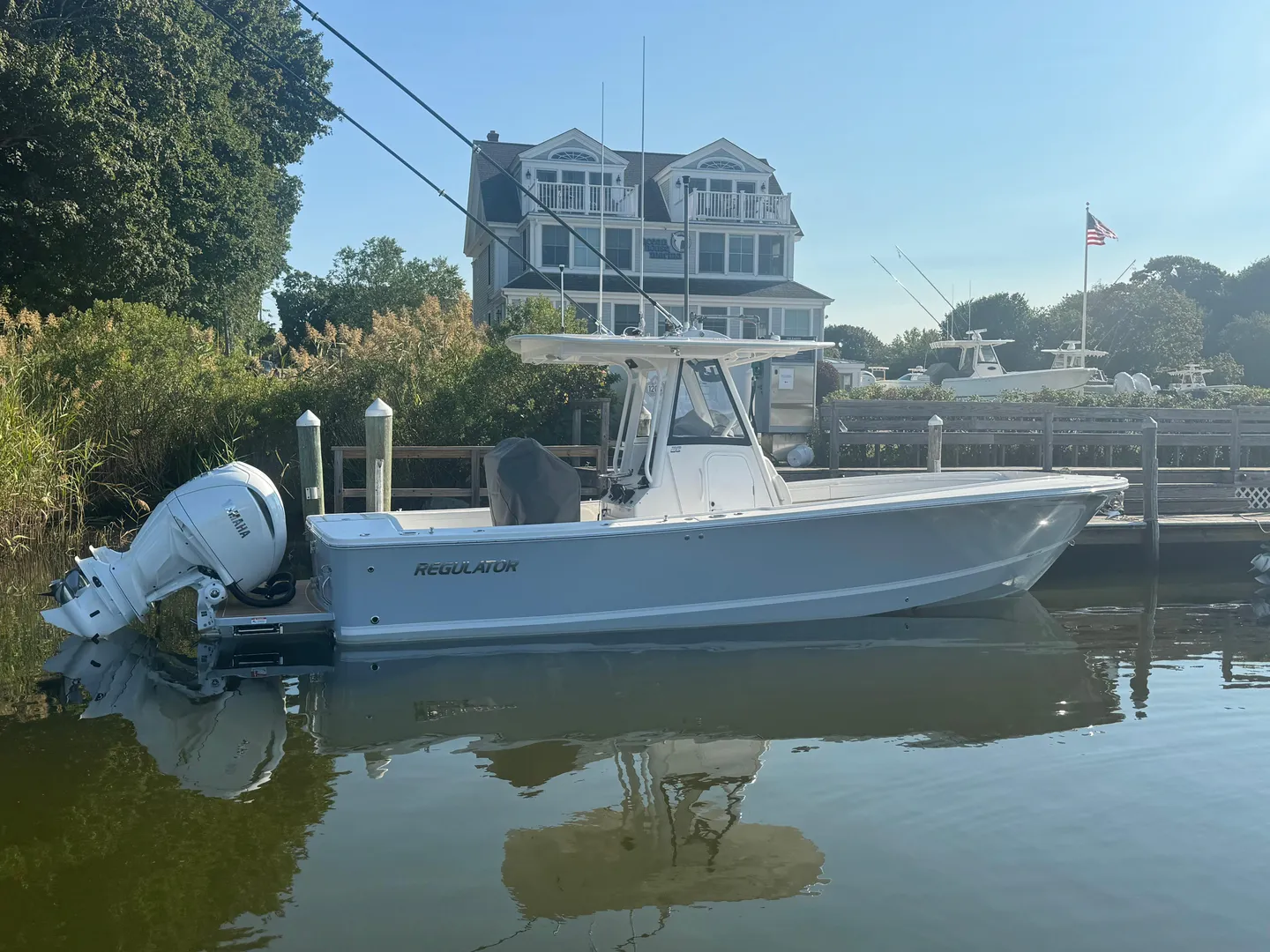 2025 Regulator 28 Photo