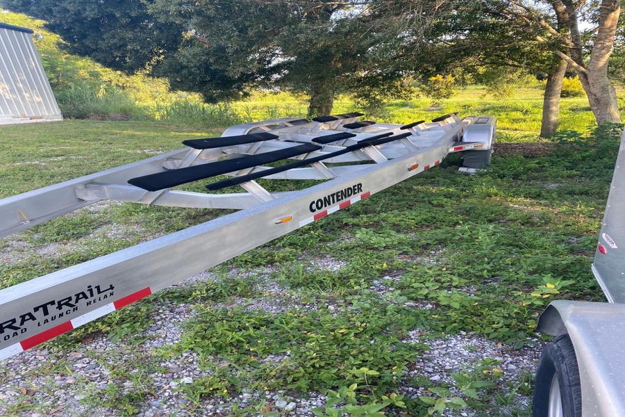 2022 Contender 390 ST