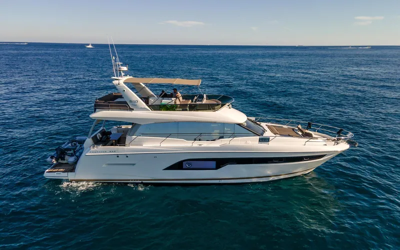 Knightlife Yacht Photos Pics Luxury 2017 Prestige 630 yacht cruising on open sea.